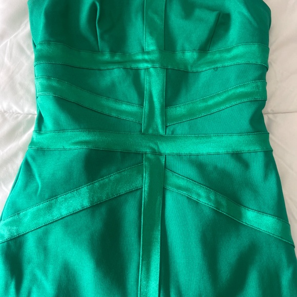 Green Bebe Bodycon dress - Picture 3 of 3